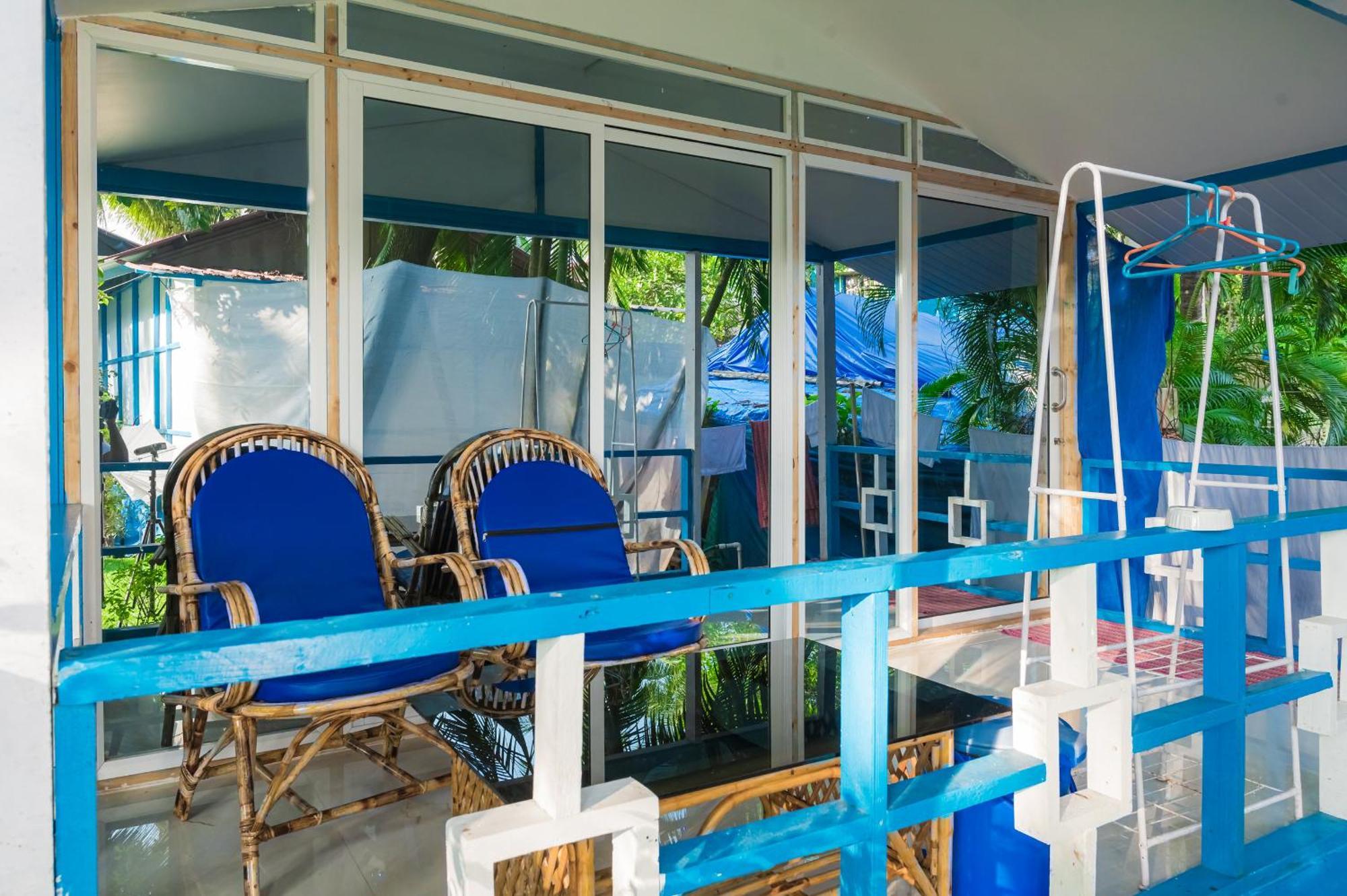 Luxury tent Cafe Blue Palolem