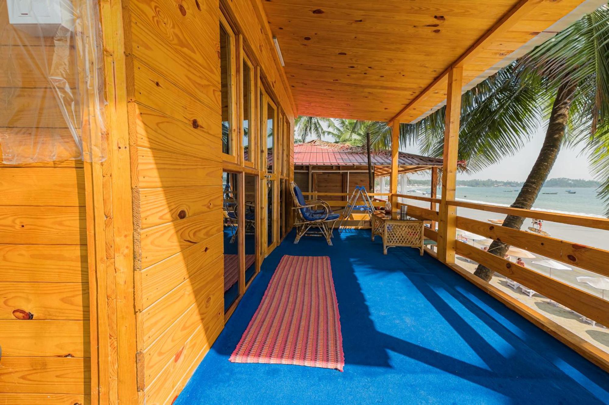 Cafe Blue Luxury tent Palolem