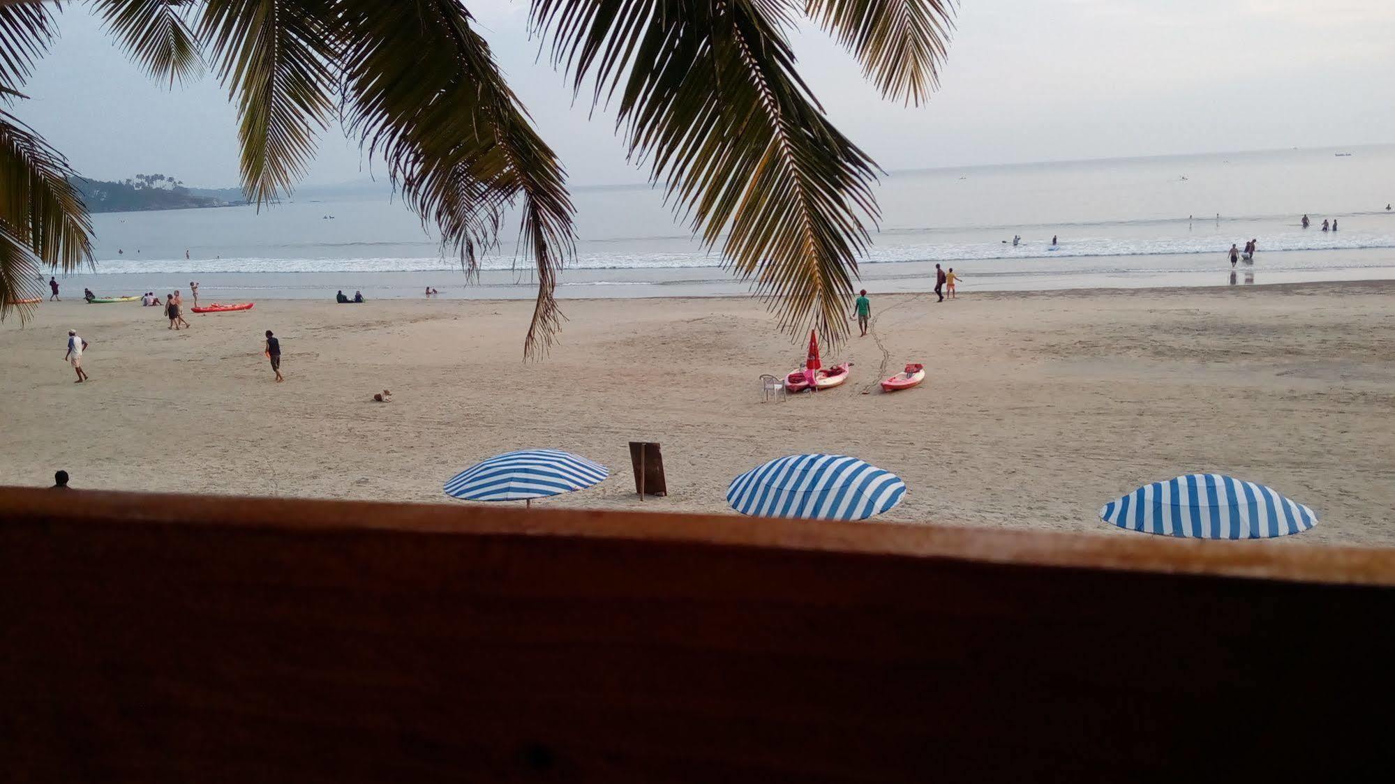 Cafe Blue Luxury tent Palolem