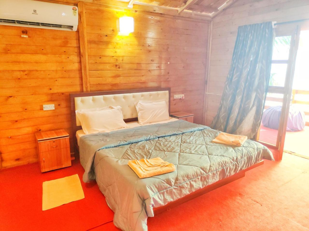 Luxury tent Cafe Blue 2*